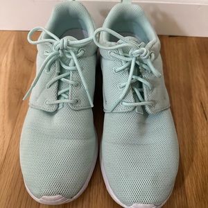 Tiffany Blue Nike Roshes
